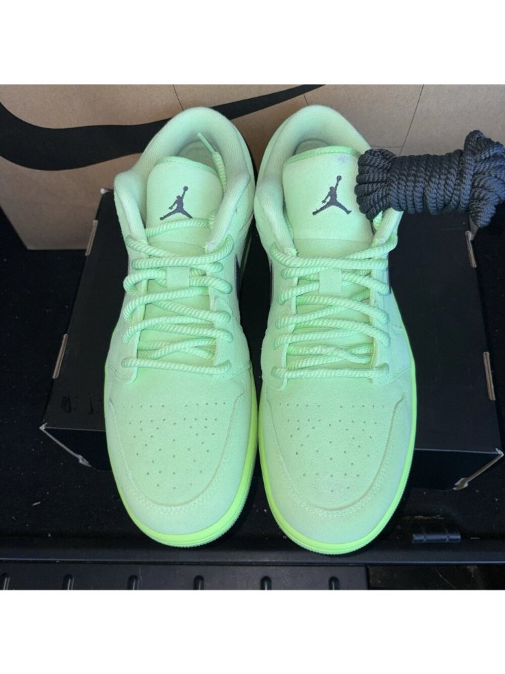 NEW Jordan 1 Low SE Lime Blast Green (IV6501-337) Men's Size 12 - Picture 4 of 8